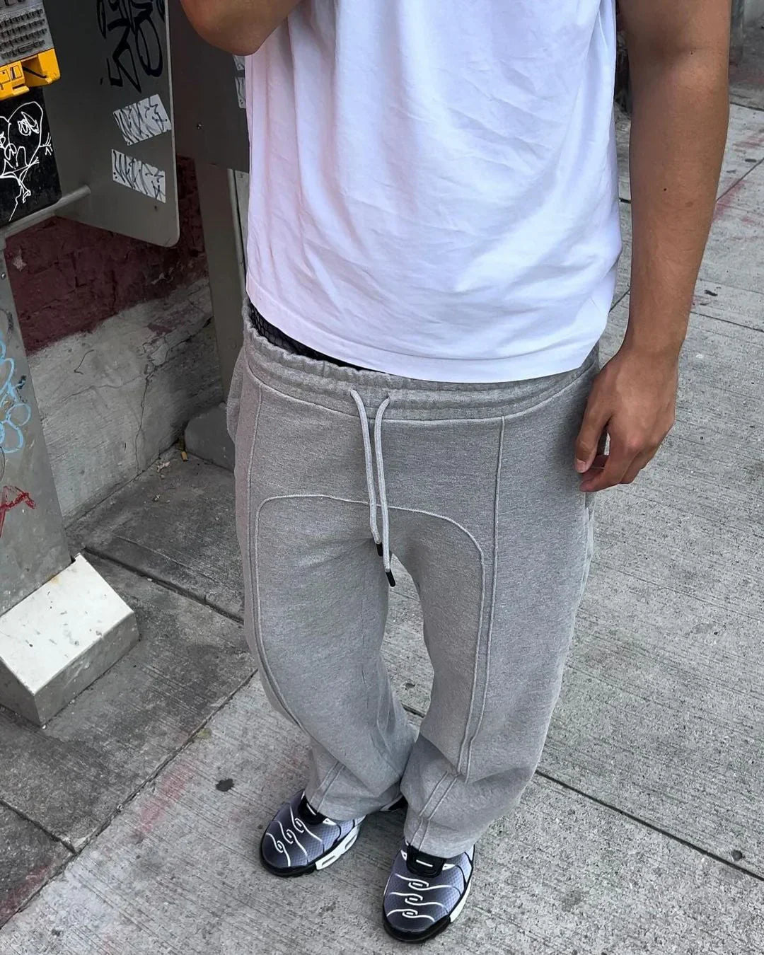 SWEATPANTS